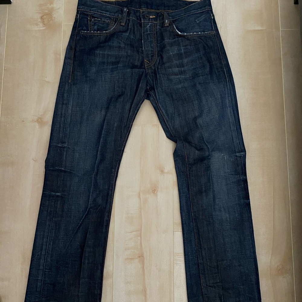 Levi’s straight leg jeans